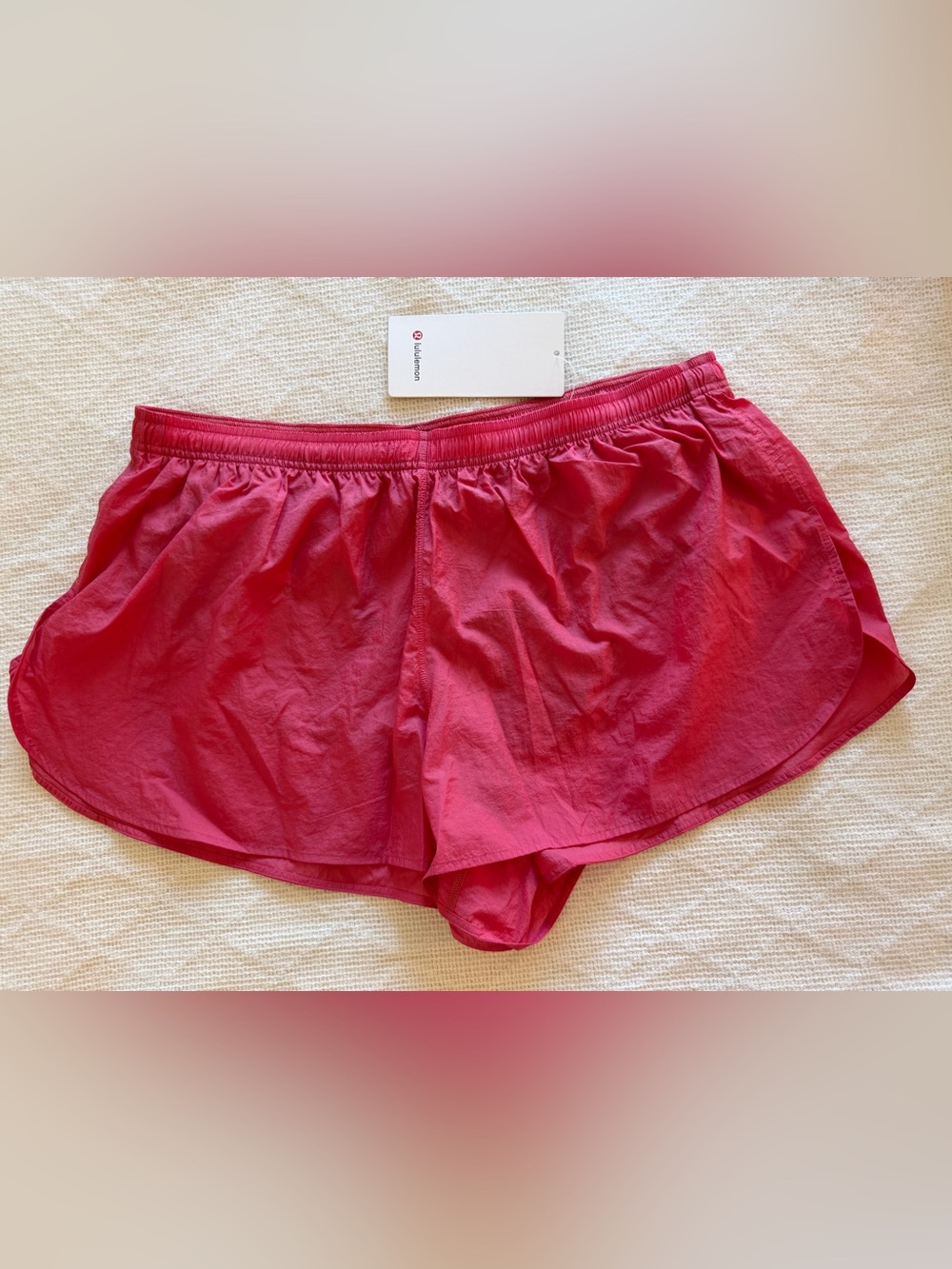 Lululemon Dolphin Hem MR Tun Short 3in NWT